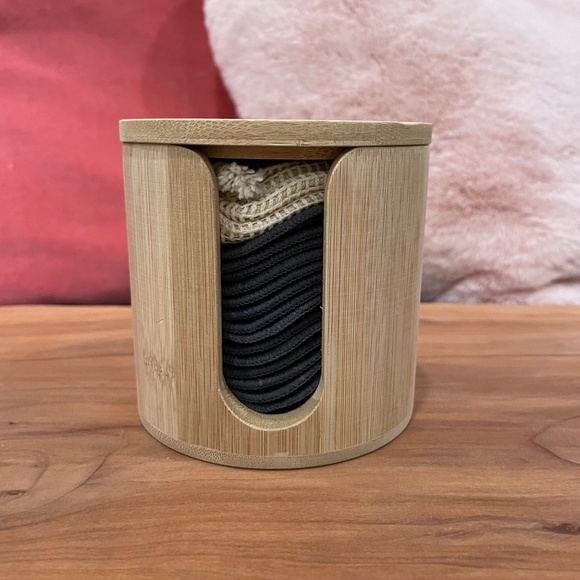 New in Box EVERGOODS 16 Reusable Bamboo Makeup Remover Rounds in Bamboo Holder - Picture 4 of 14